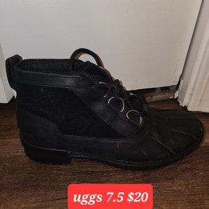Ugg duck style boots